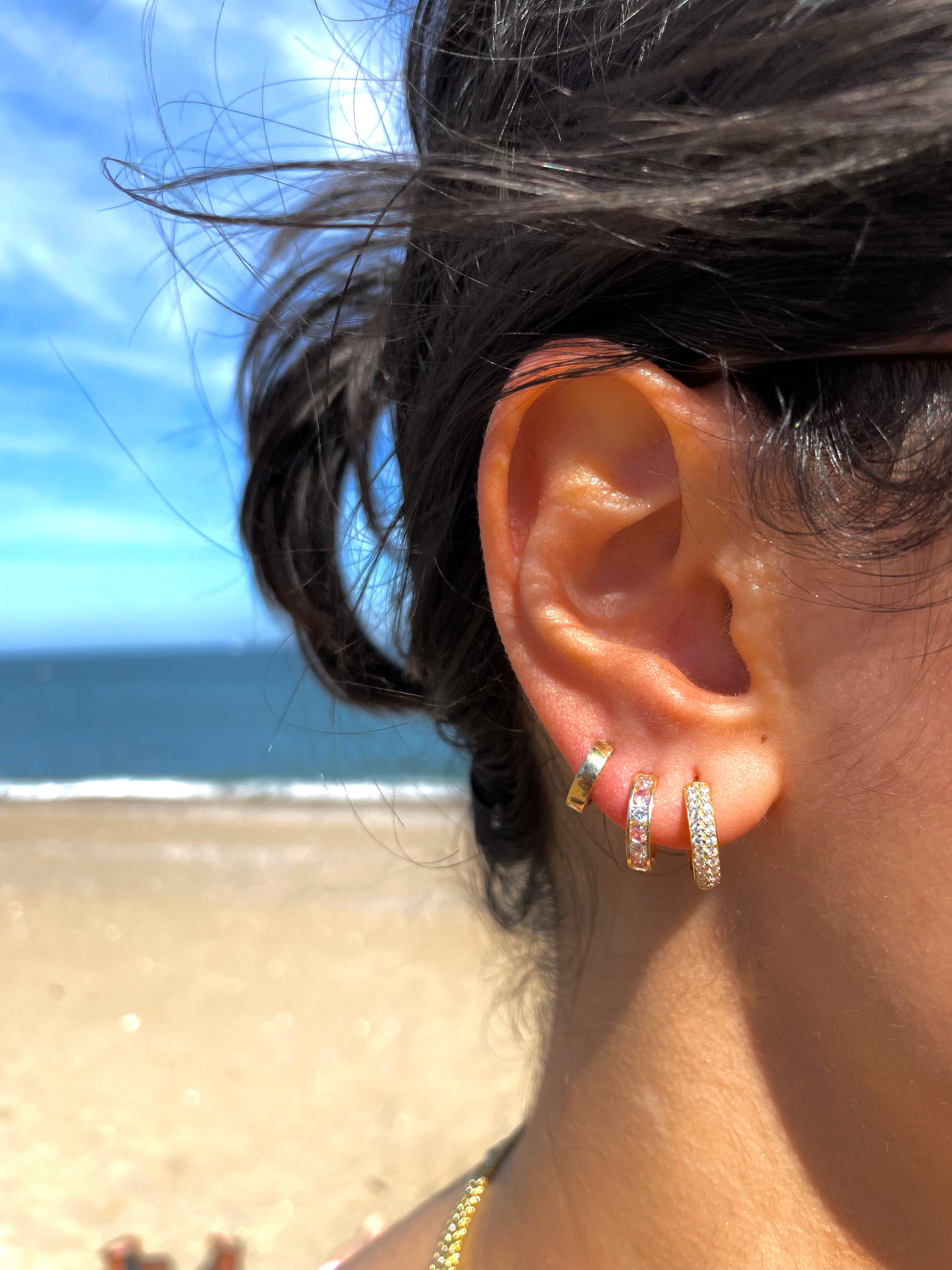 Style Tip Kreolen mit Zirkonia Steinen aus 14 Karat in Gelbgold